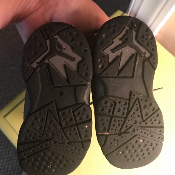 Toddler Boy Jordan’s size 6c - Picture 6 of 8